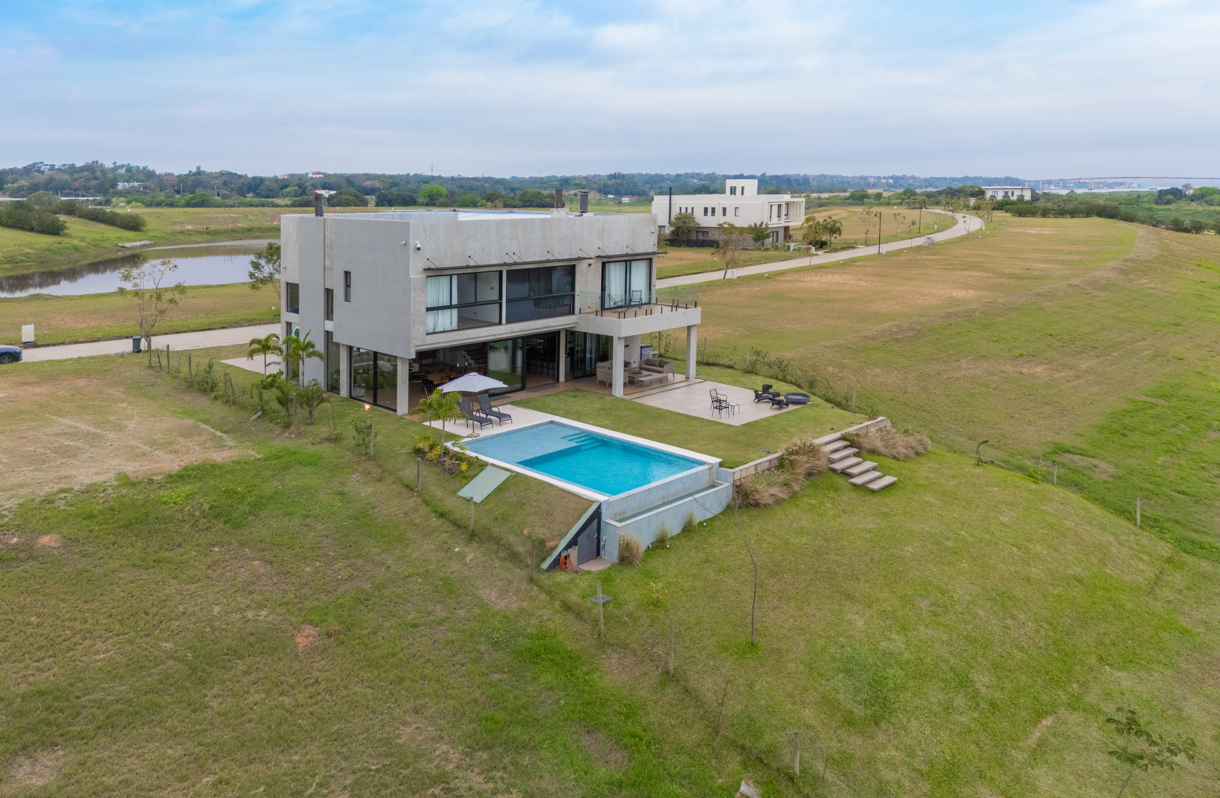  Brand-New Residence in Pueblo del Río - 物件實景
