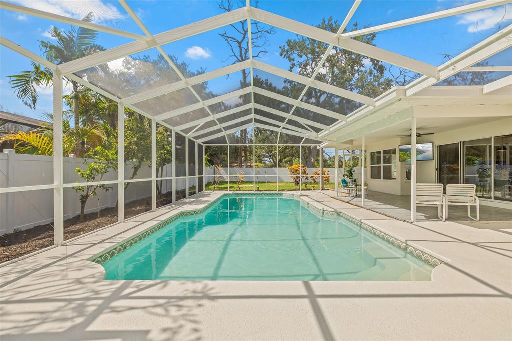St Petersburg, Florida, 33705, United States, 4 Bedrooms Bedrooms, ,2 BathroomsBathrooms,Residential,For Sale,1919493