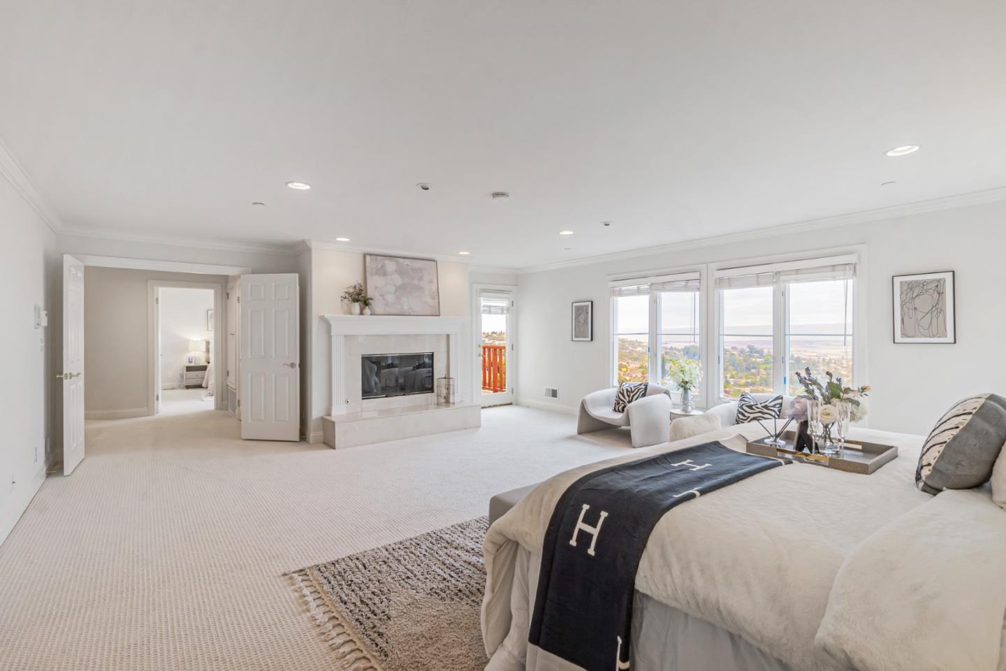 San Carlos, California, 94070, United States, 5 Bedrooms Bedrooms, ,5 BathroomsBathrooms,Residential,For Sale,1700172