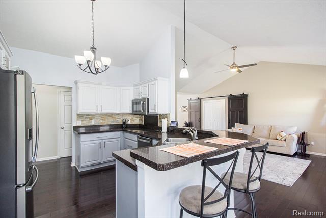 Oceola Twp, Michigan, 48843, United States, 3 Bedrooms Bedrooms, ,4 BathroomsBathrooms,Residential,For Sale,1980235