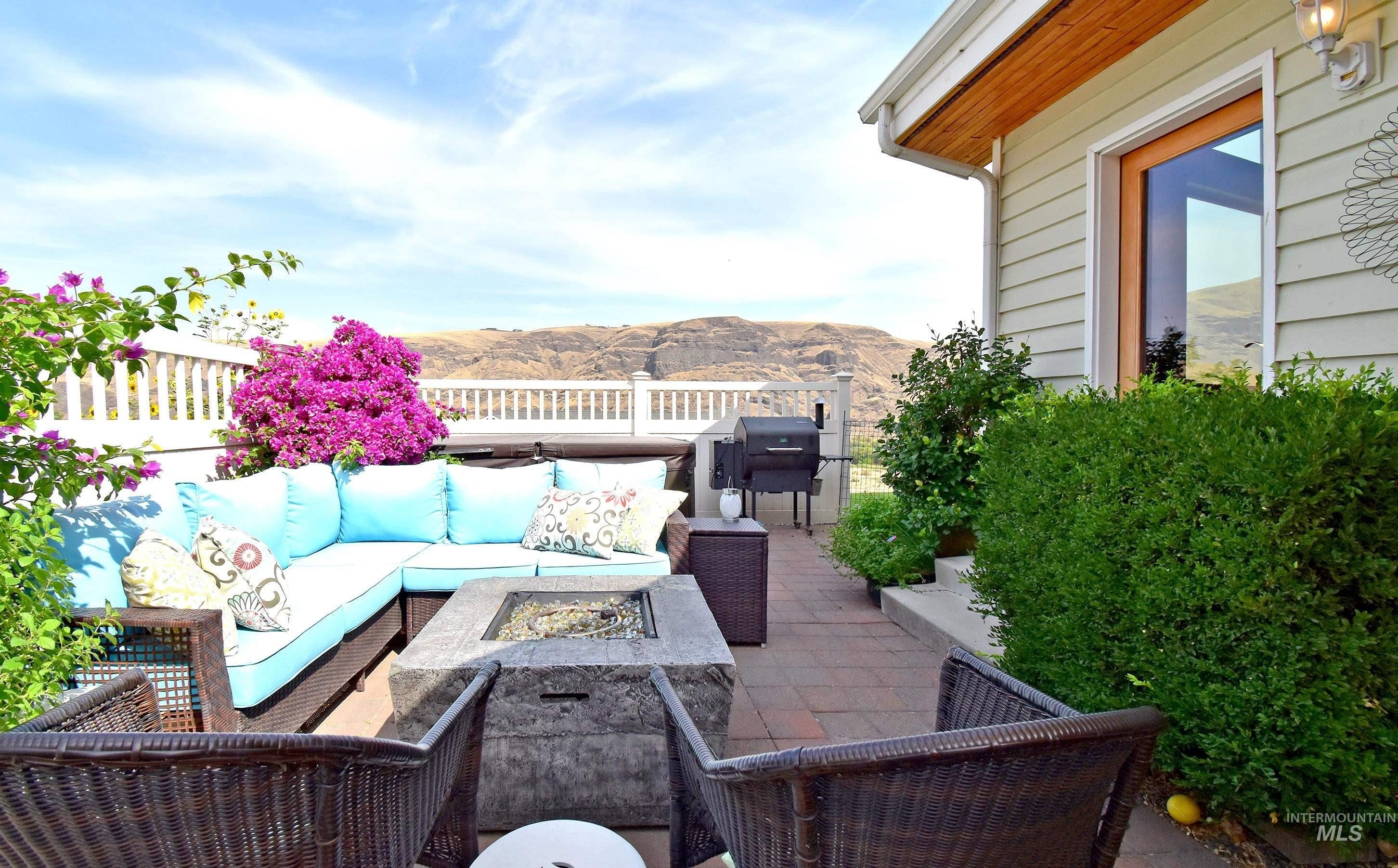 Asotin, Washington, 99402, United States, 3 Bedrooms Bedrooms, ,3 BathroomsBathrooms,Residential,For Sale,1942718