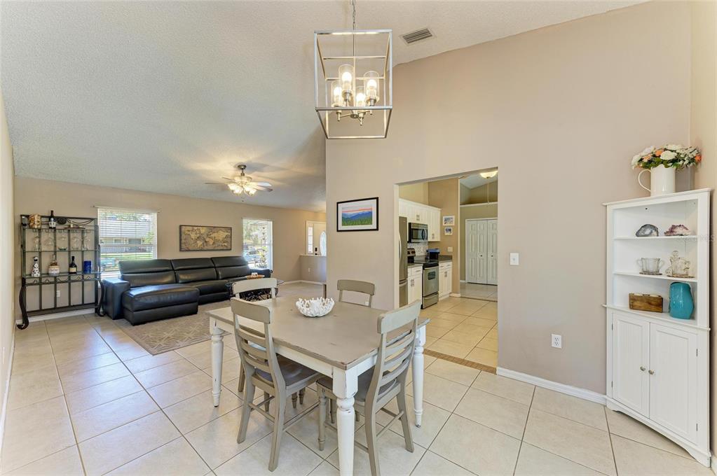 Bradenton, Florida, 34212, United States, 3 Bedrooms Bedrooms, ,2 BathroomsBathrooms,Residential,For Sale,1751964