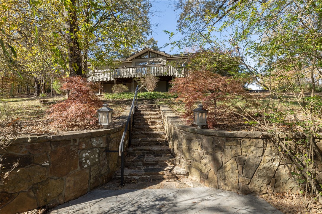 Fayetteville, Arkansas, 72703, United States, 3 Bedrooms Bedrooms, ,3 BathroomsBathrooms,Residential,For Sale,1989133