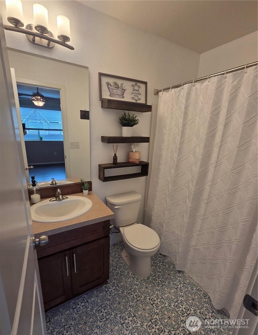 EVERETT, Washington, 98208, United States, 2 Bedrooms Bedrooms, ,3 BathroomsBathrooms,Residential,For Sale,1948588