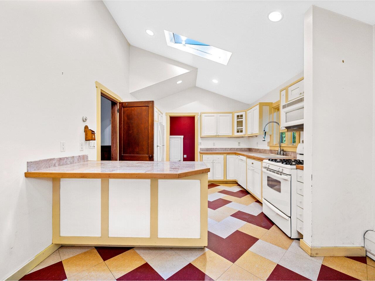 Montpelier, Vermont, 05602, United States, 3 Bedrooms Bedrooms, ,3 BathroomsBathrooms,Residential,For Sale,1900935