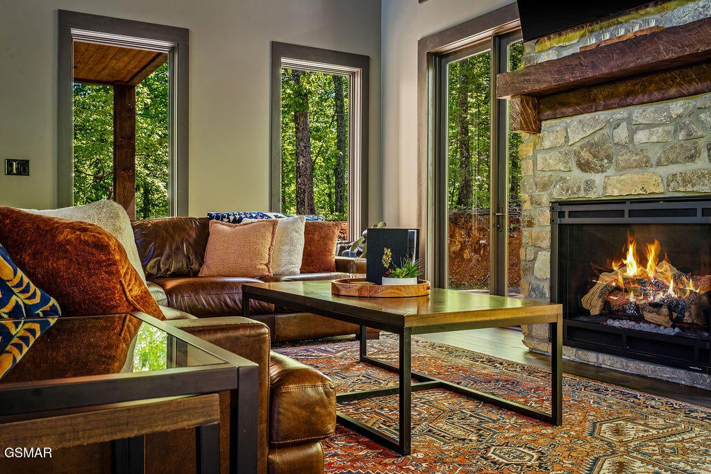 Gatlinburg, Tennessee, 37738, United States, 3 Bedrooms Bedrooms, ,5 BathroomsBathrooms,Residential,For Sale,2034960