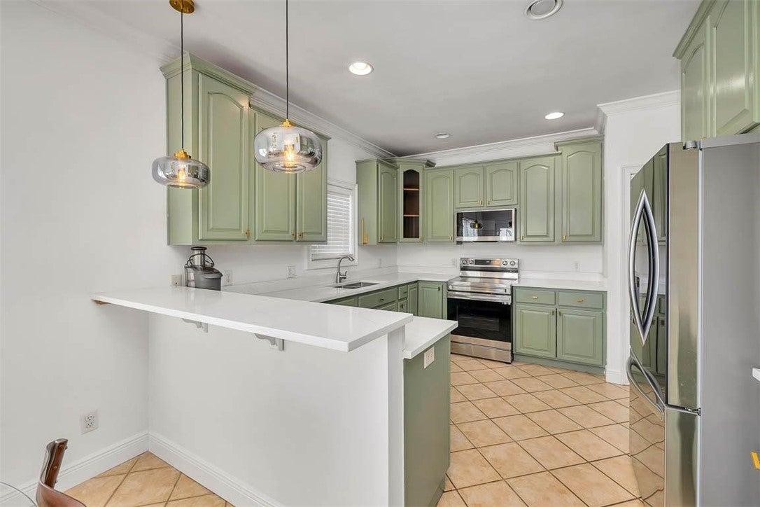 Brunswick, Georgia, 31520, United States, 3 Bedrooms Bedrooms, ,3 BathroomsBathrooms,Residential,For Sale,1895763