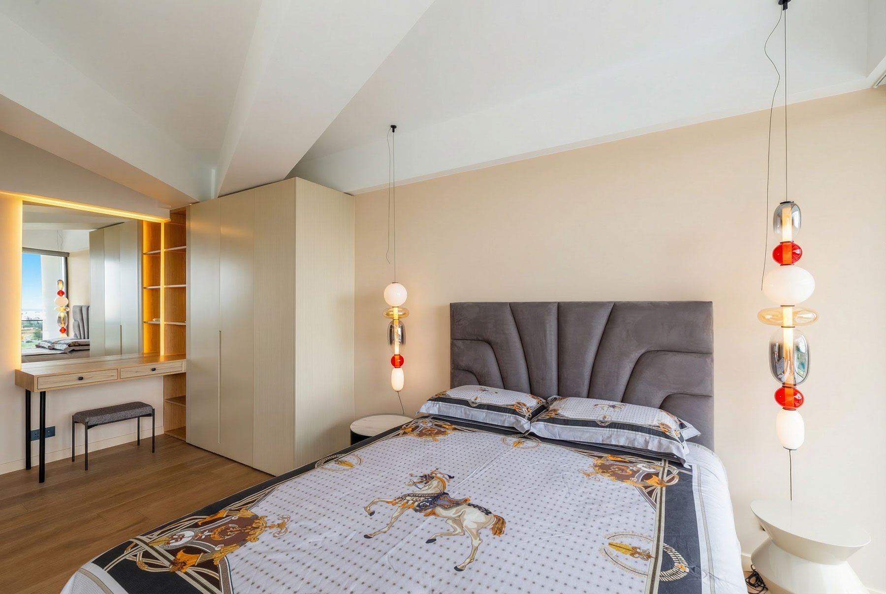  Statement Living: A Seven-Bedroom Villa with Private Pool in Limassol - 物件實景