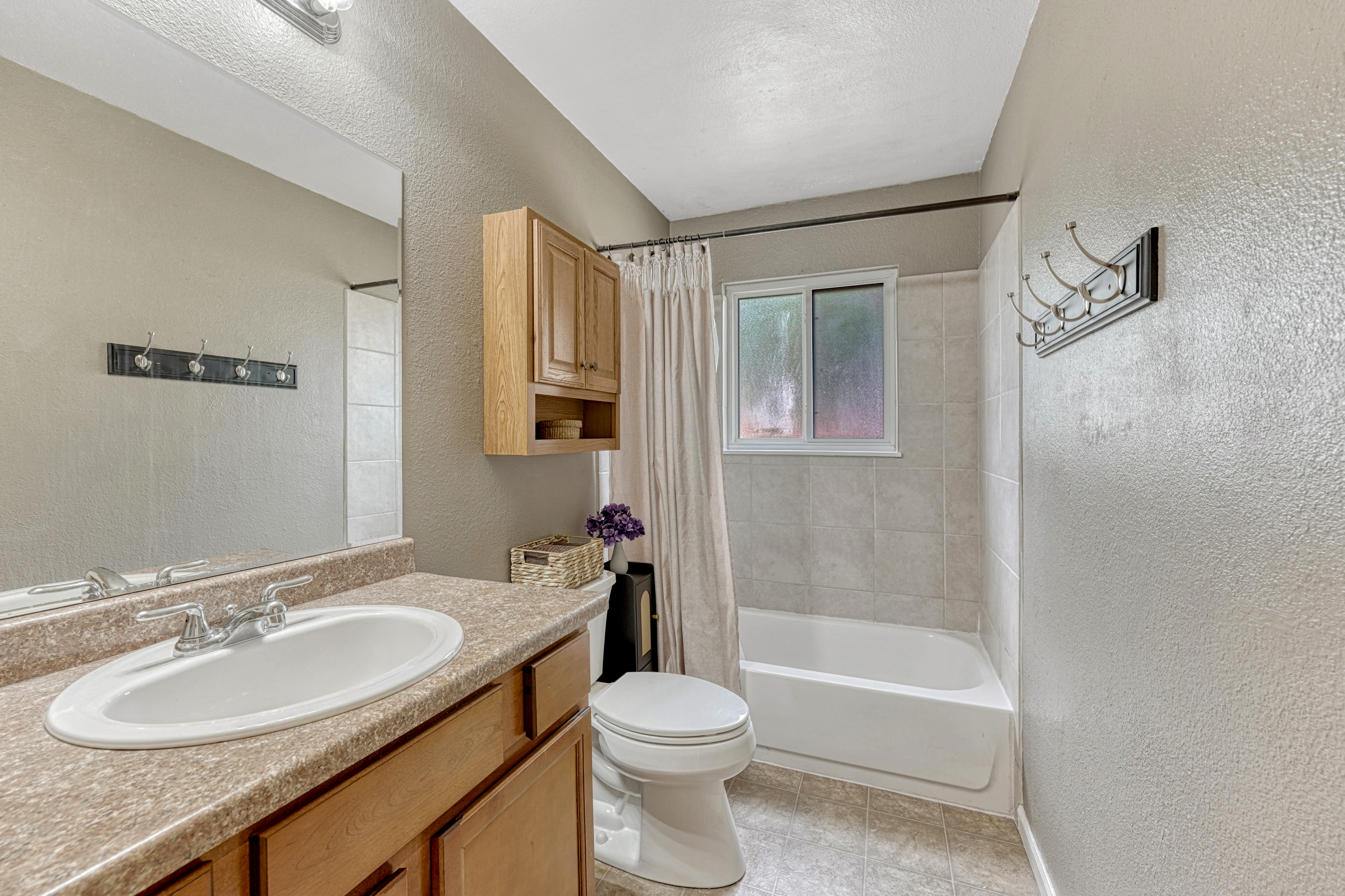  Move-In Ready Ranch Home with 6 Bedrooms in Southburough - 物件實景