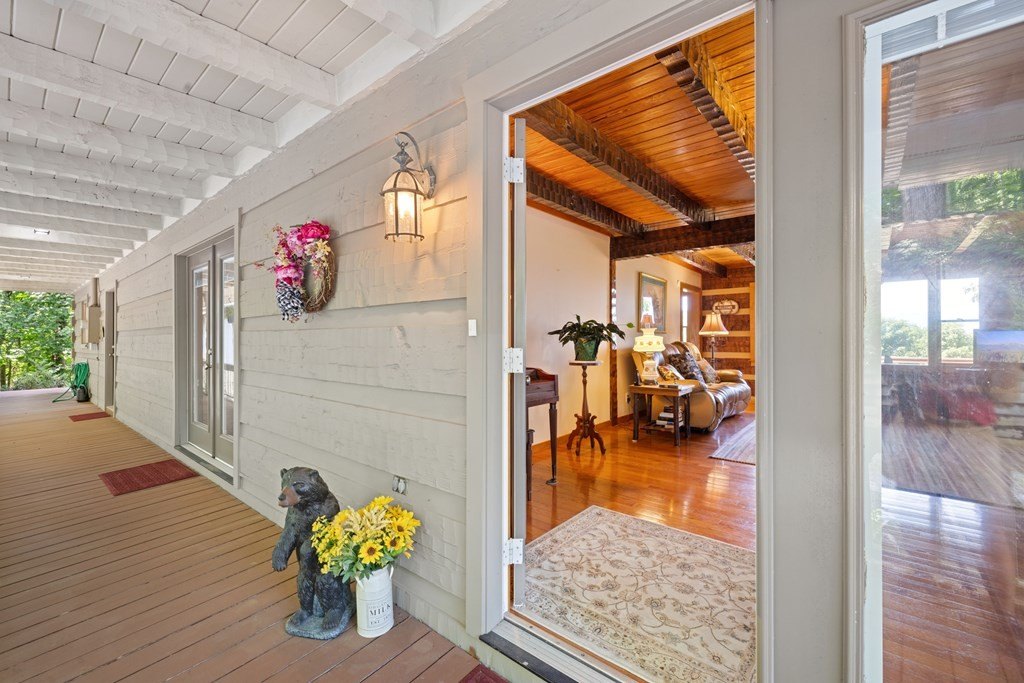 Hiawassee, Georgia, 30546, United States, 3 Bedrooms Bedrooms, ,3 BathroomsBathrooms,Residential,For Sale,1880461