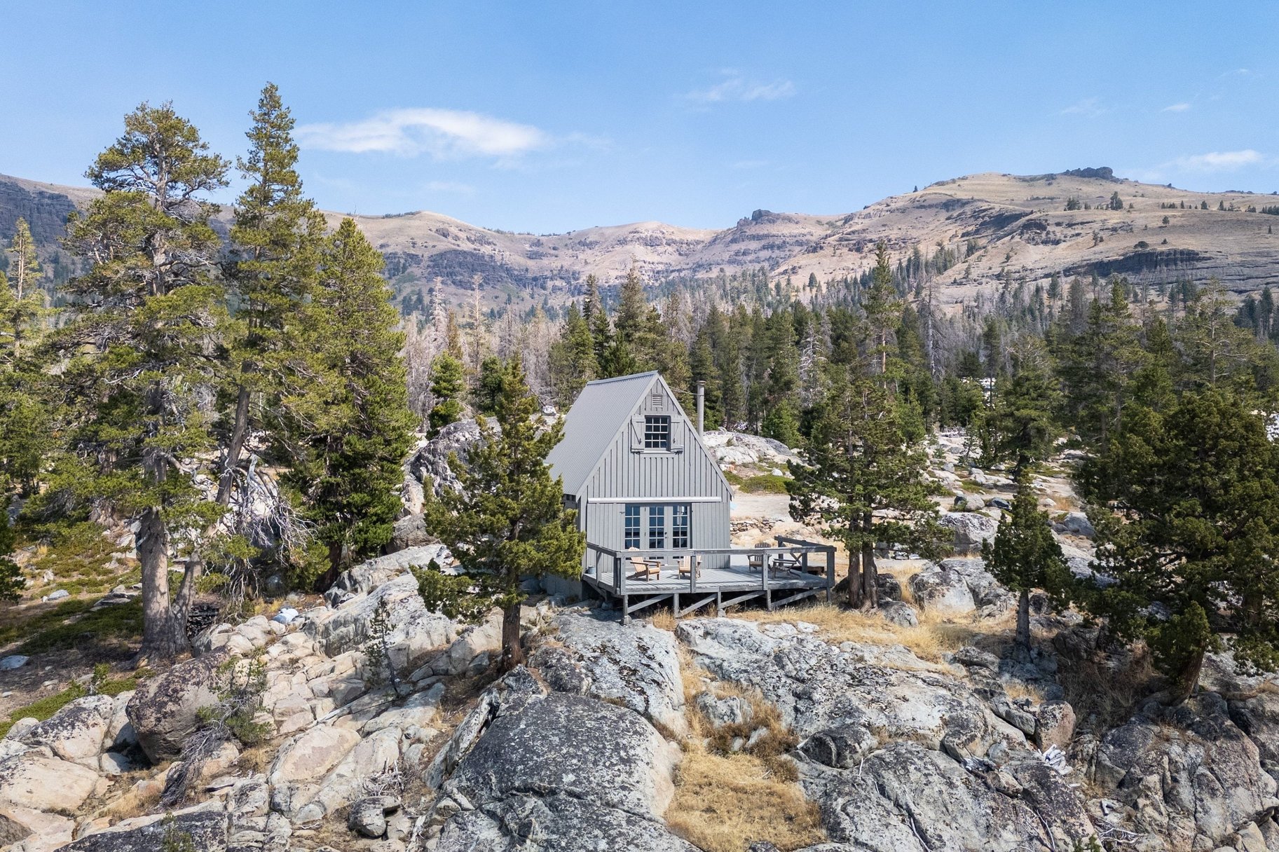  The Juniper Cabin: A Wild Invitation to See the World Differently - 物件實景