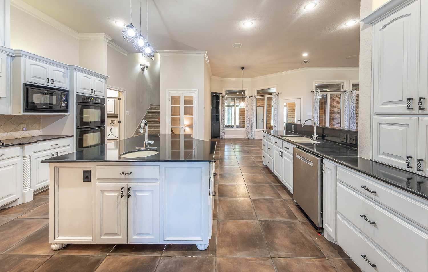 Lubbock, Texas, 79424, United States, 4 Bedrooms Bedrooms, ,5 BathroomsBathrooms,Residential,For Sale,1934203