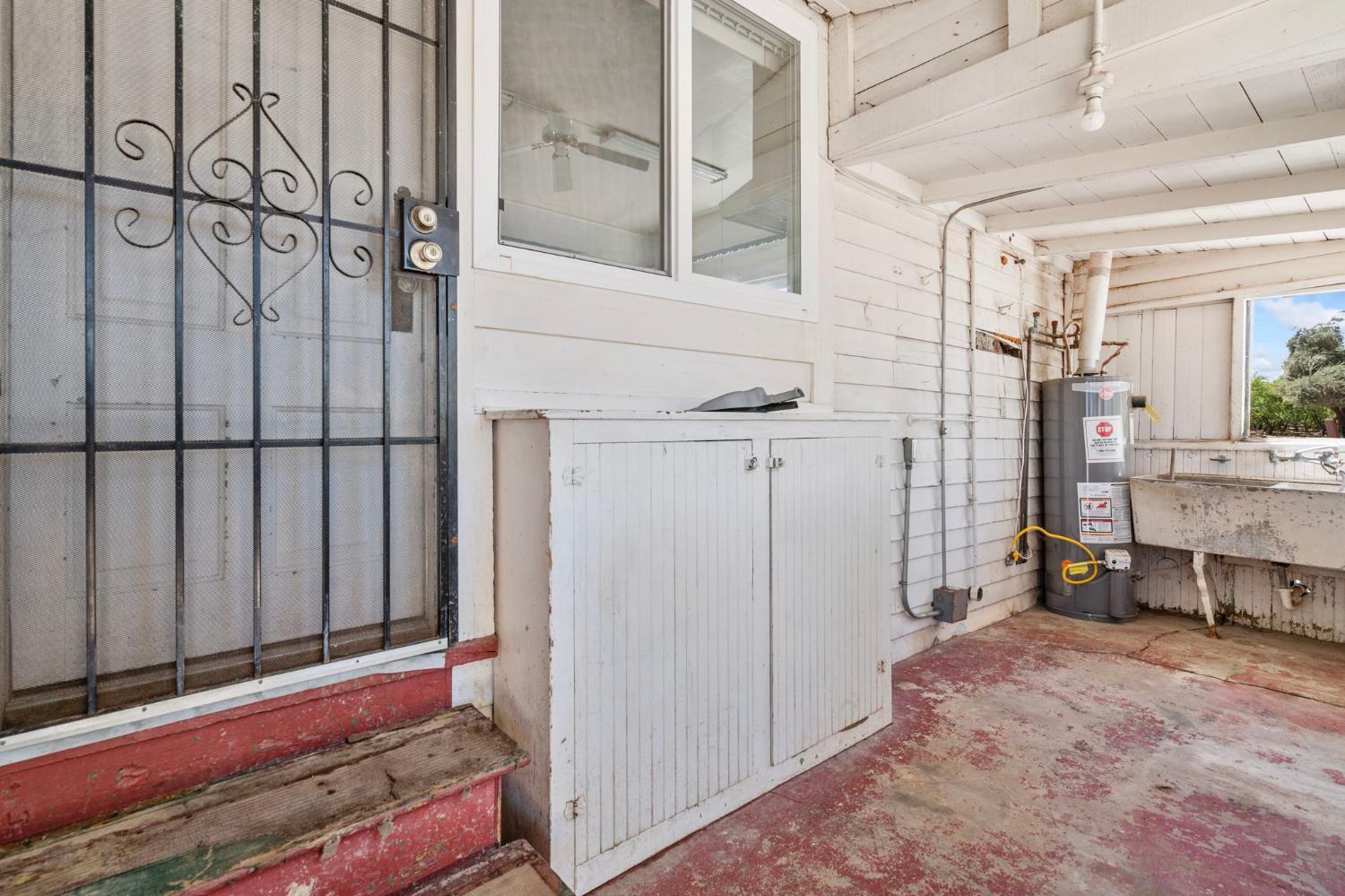 Vernalis, California, 95385, United States, 5 Bedrooms Bedrooms, ,3 BathroomsBathrooms,Residential,For Sale,1979261