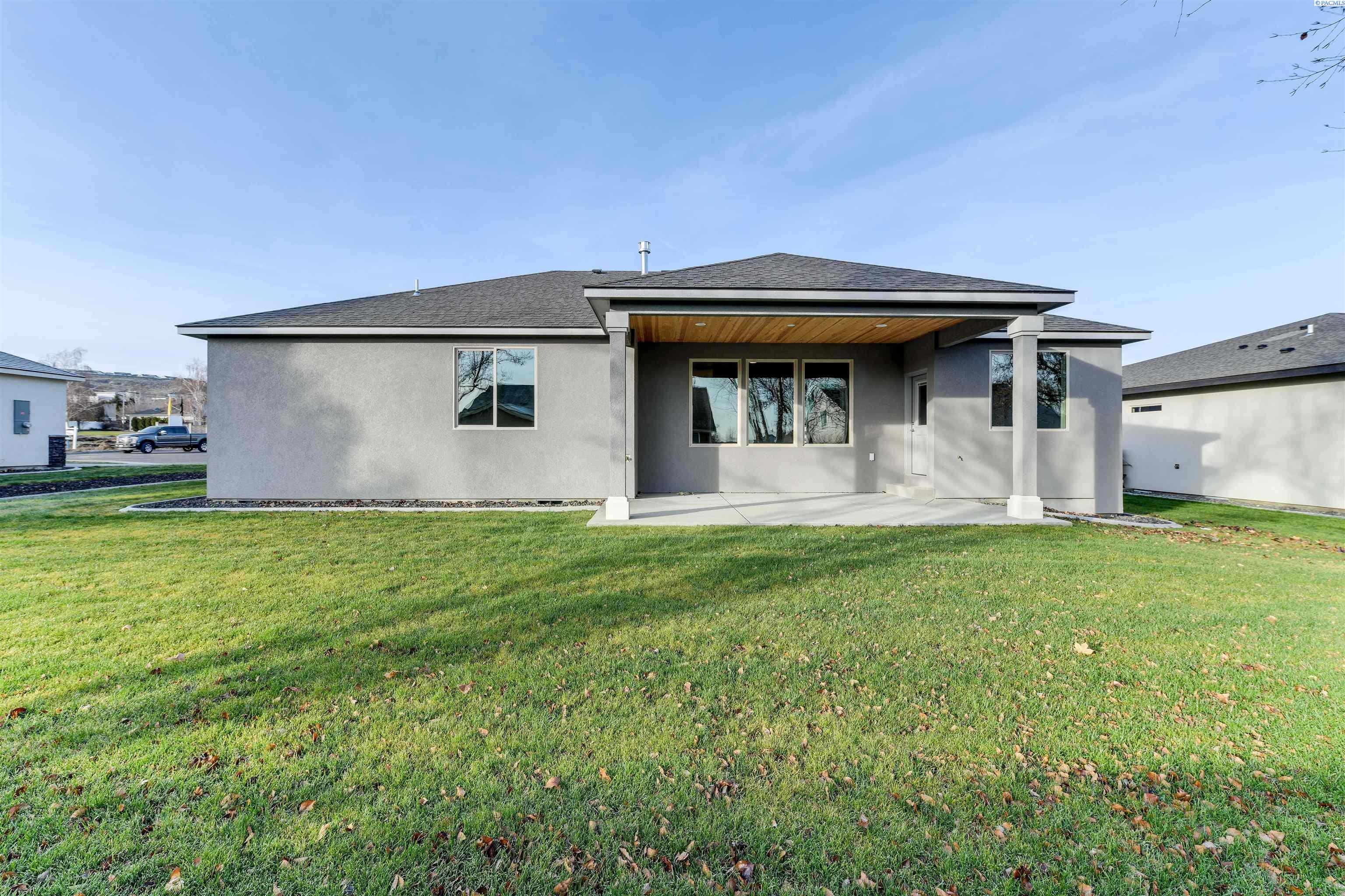 Richland, Washington, 99352, United States, 3 Bedrooms Bedrooms, ,2 BathroomsBathrooms,Residential,For Sale,1898380