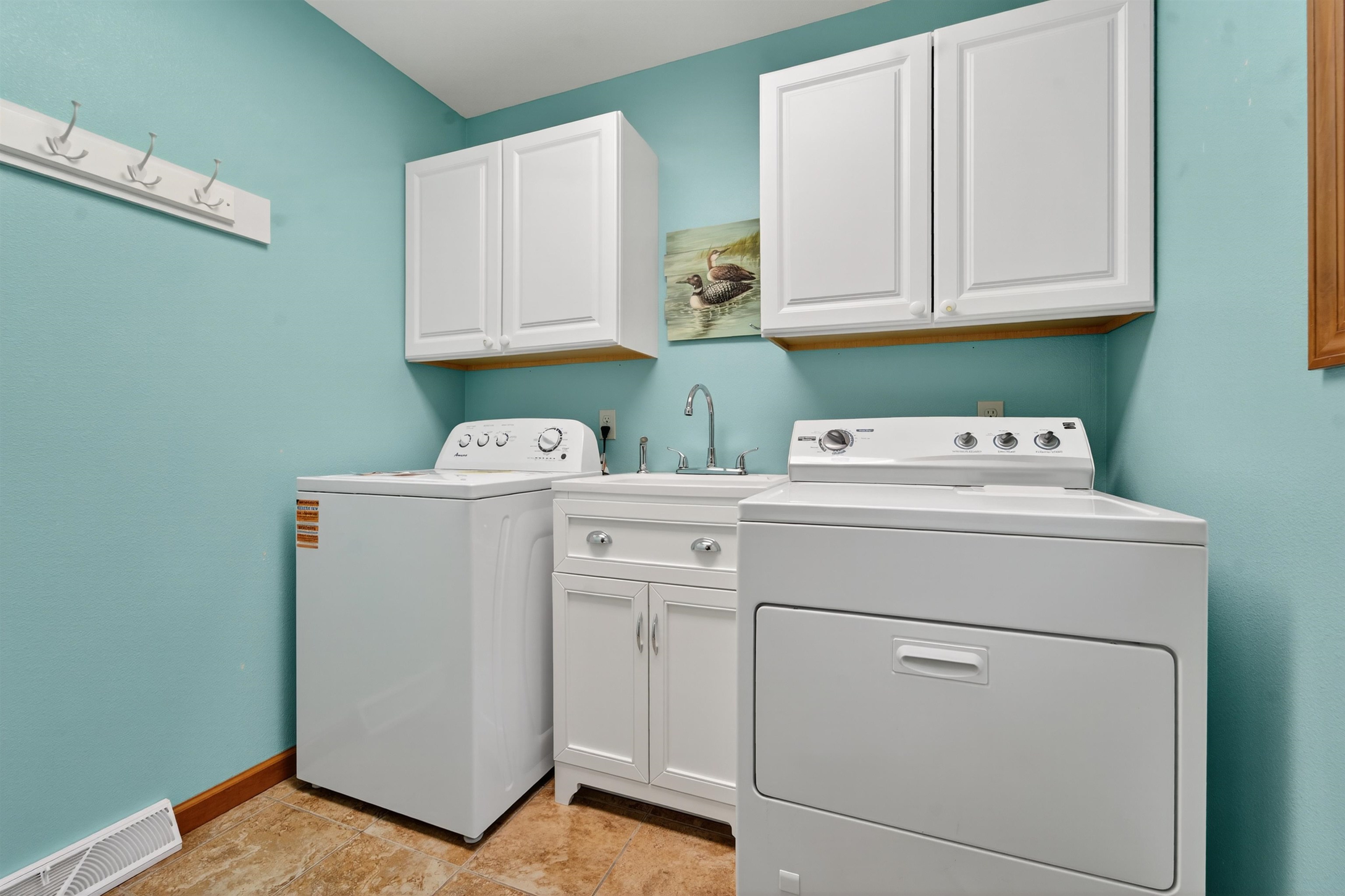 KESHENA, Wisconsin, 54135, United States, 3 Bedrooms Bedrooms, ,3 BathroomsBathrooms,Residential,For Sale,1988158