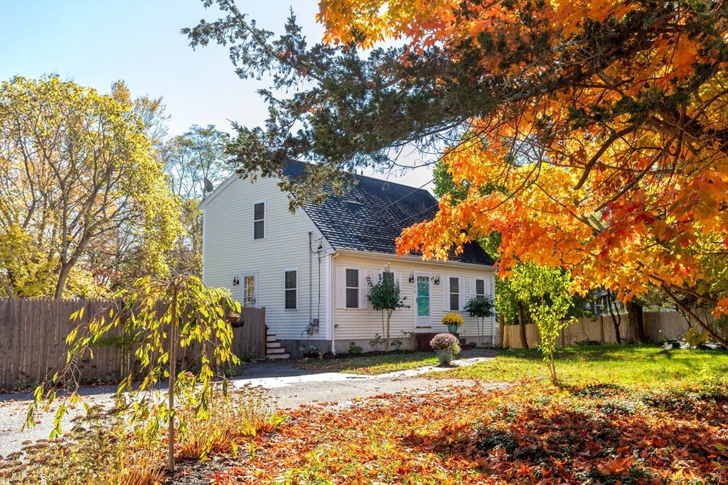 Carver, Massachusetts, 02330, United States, 2 Bedrooms Bedrooms, ,2 BathroomsBathrooms,Residential,For Sale,1983292
