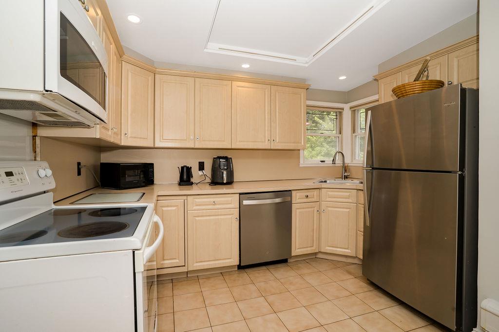 Oceanside, New York, 11572, United States, 3 Bedrooms Bedrooms, ,3 BathroomsBathrooms,Residential,For Sale,1908521