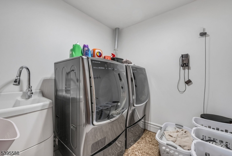 Sparta Twp., New Jersey, 07871, United States, 6 Bedrooms Bedrooms, ,7 BathroomsBathrooms,Residential,For Sale,1987965