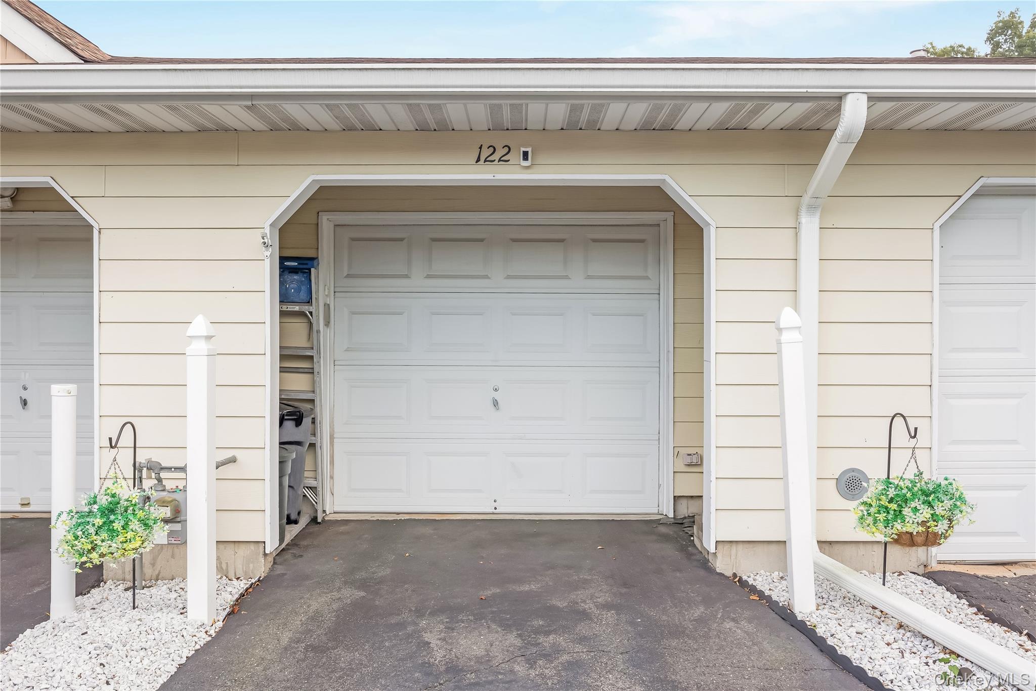 Coram, New York, 11727, United States, 2 Bedrooms Bedrooms, ,2 BathroomsBathrooms,Residential,For Sale,1917396