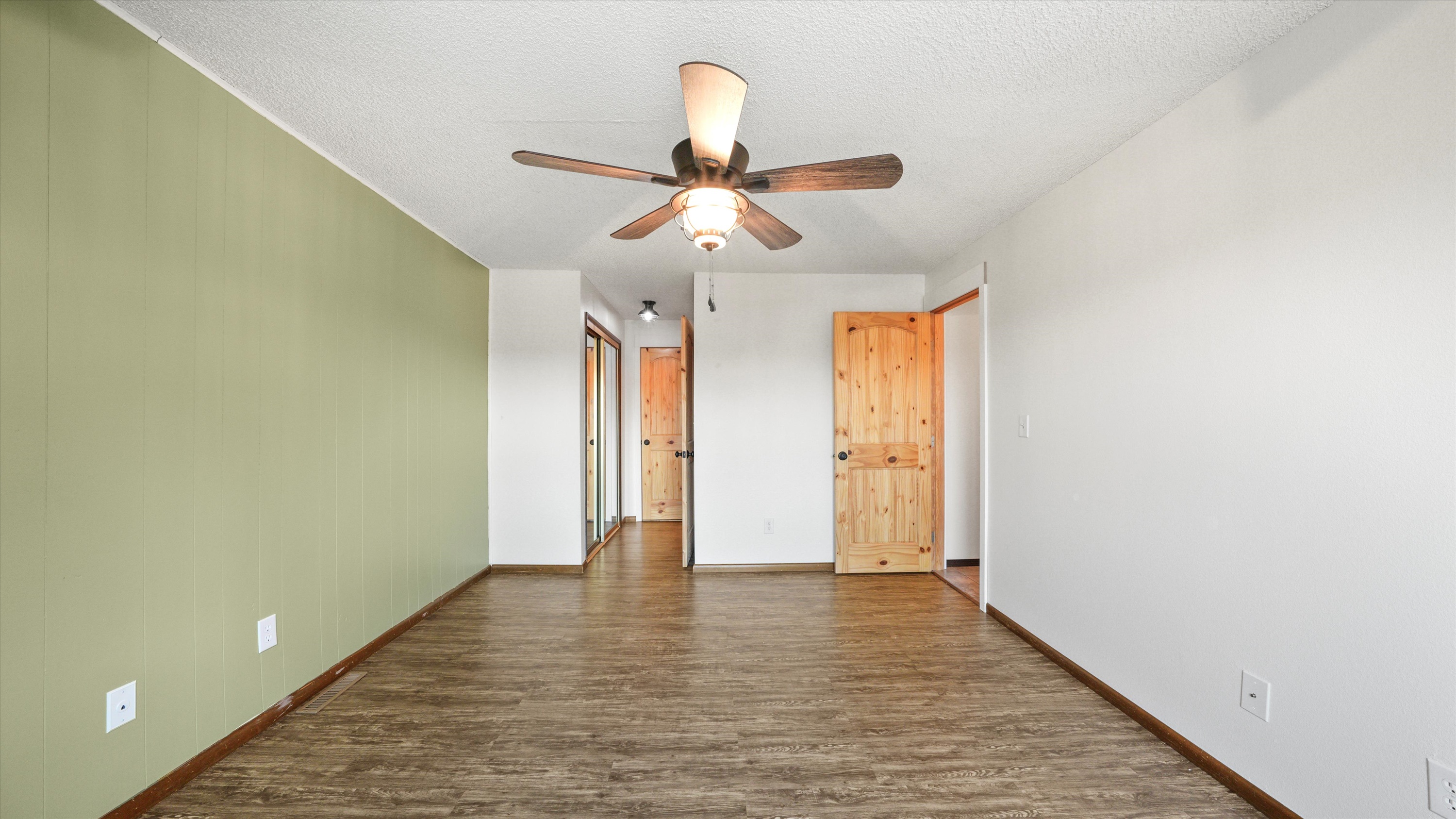  Updated and move in ready - 物件實景