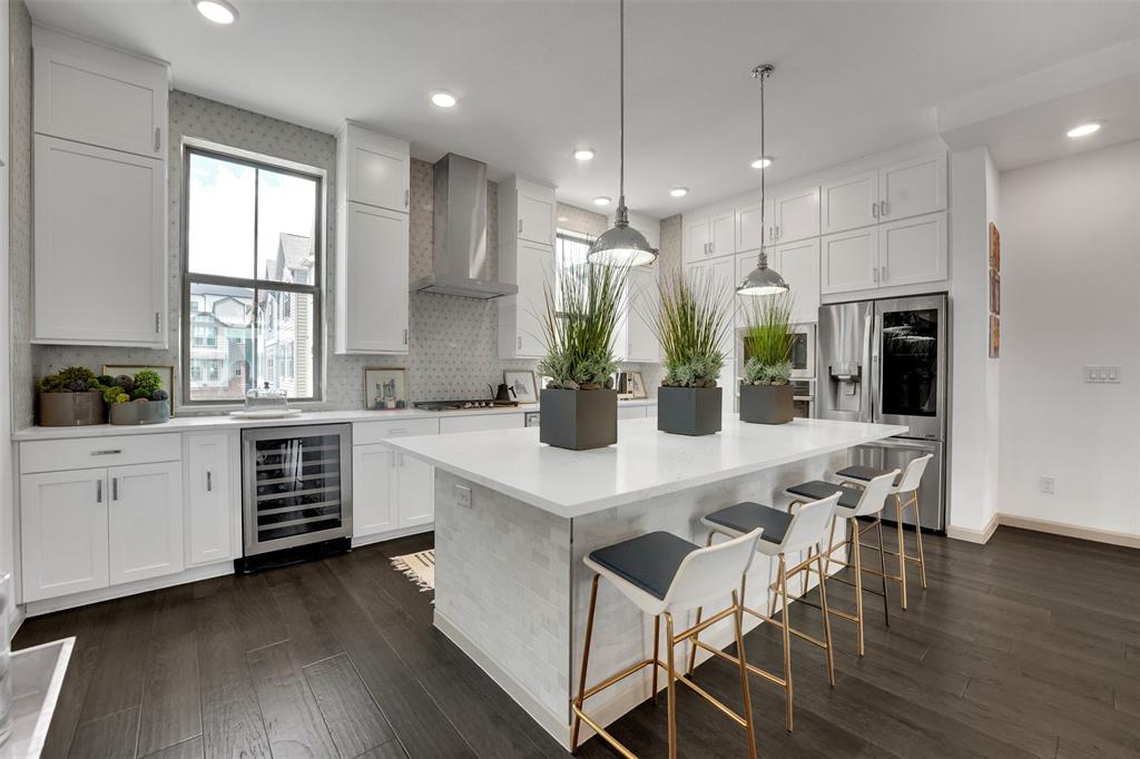Dallas, Texas, 75212, United States, 3 Bedrooms Bedrooms, ,4 BathroomsBathrooms,Residential,For Sale,1897379