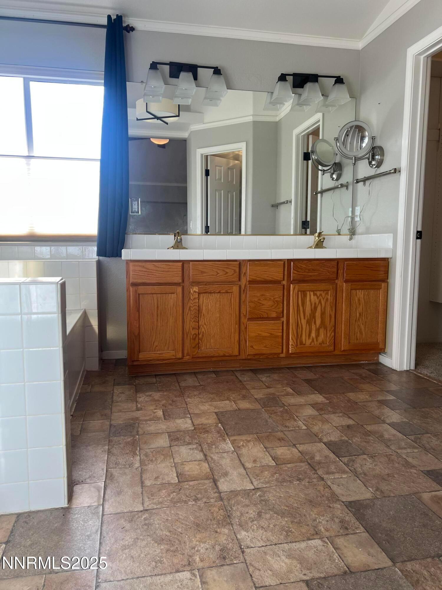 Sparks, Nevada, 89436, United States, 3 Bedrooms Bedrooms, ,3 BathroomsBathrooms,Residential,For Sale,1992114