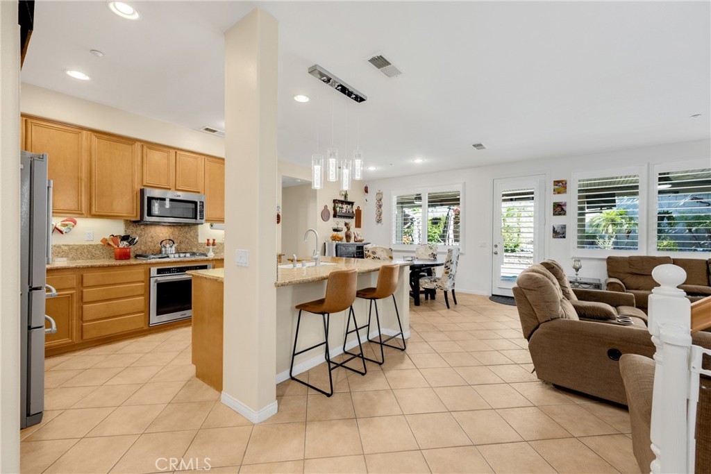 Highland, California, 92346, United States, 5 Bedrooms Bedrooms, ,4 BathroomsBathrooms,Residential,For Sale,1975200