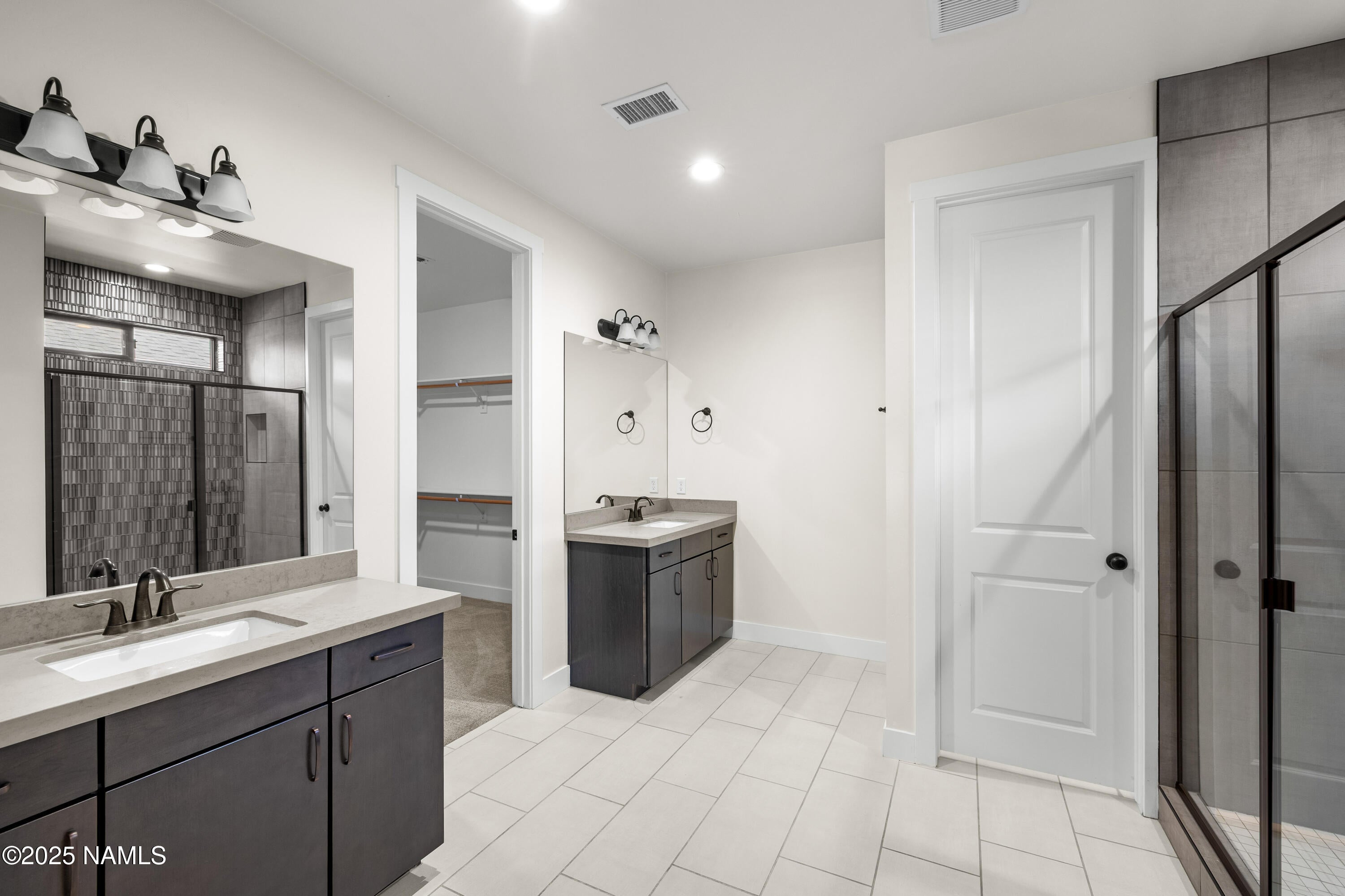 Flagstaff, Arizona, 86001, United States, 5 Bedrooms Bedrooms, ,4 BathroomsBathrooms,Residential,For Sale,1902555