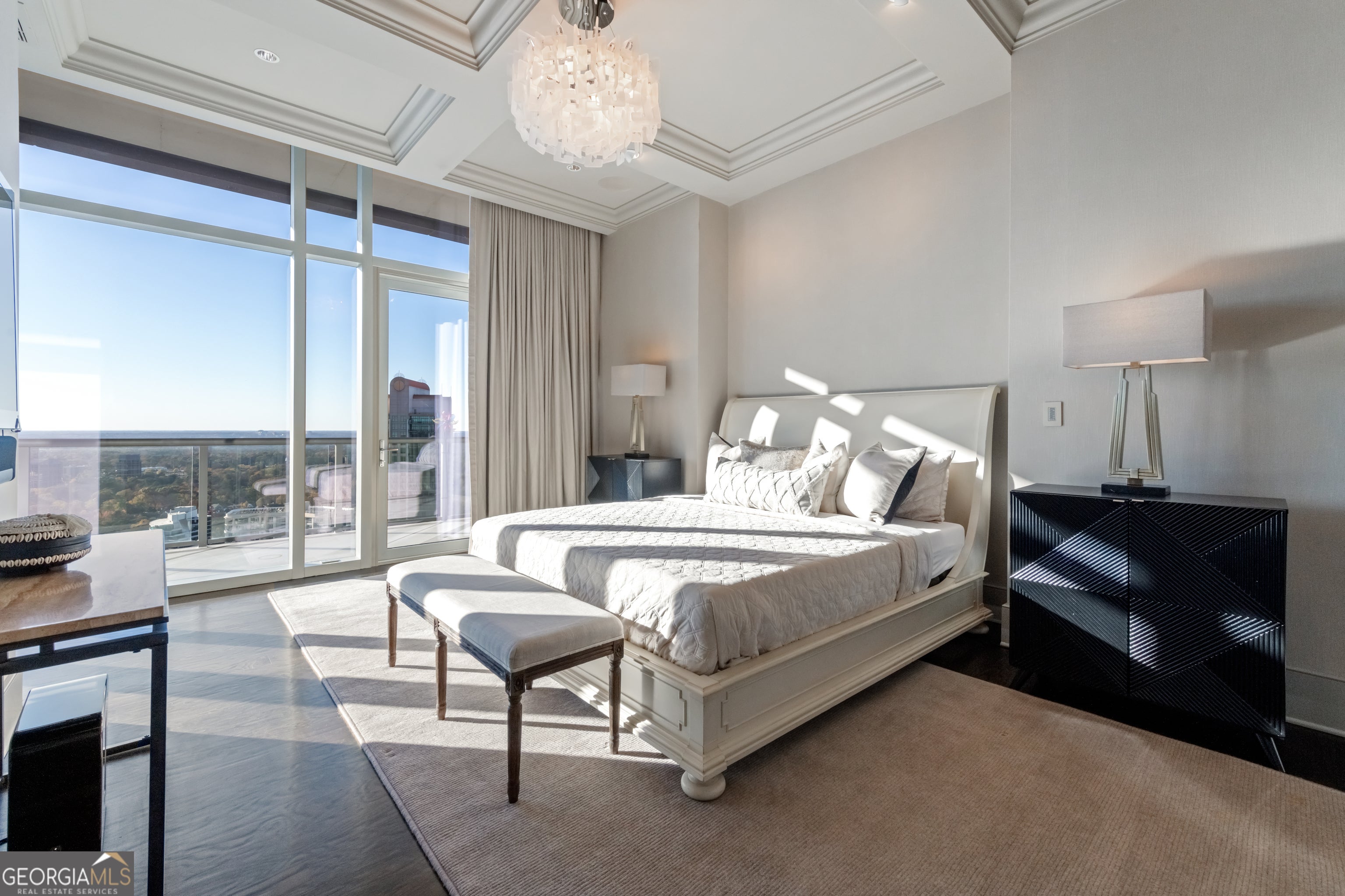 Atlanta, Georgia, 30326, United States, 3 Bedrooms Bedrooms, ,4 BathroomsBathrooms,Residential,For Sale,1858951