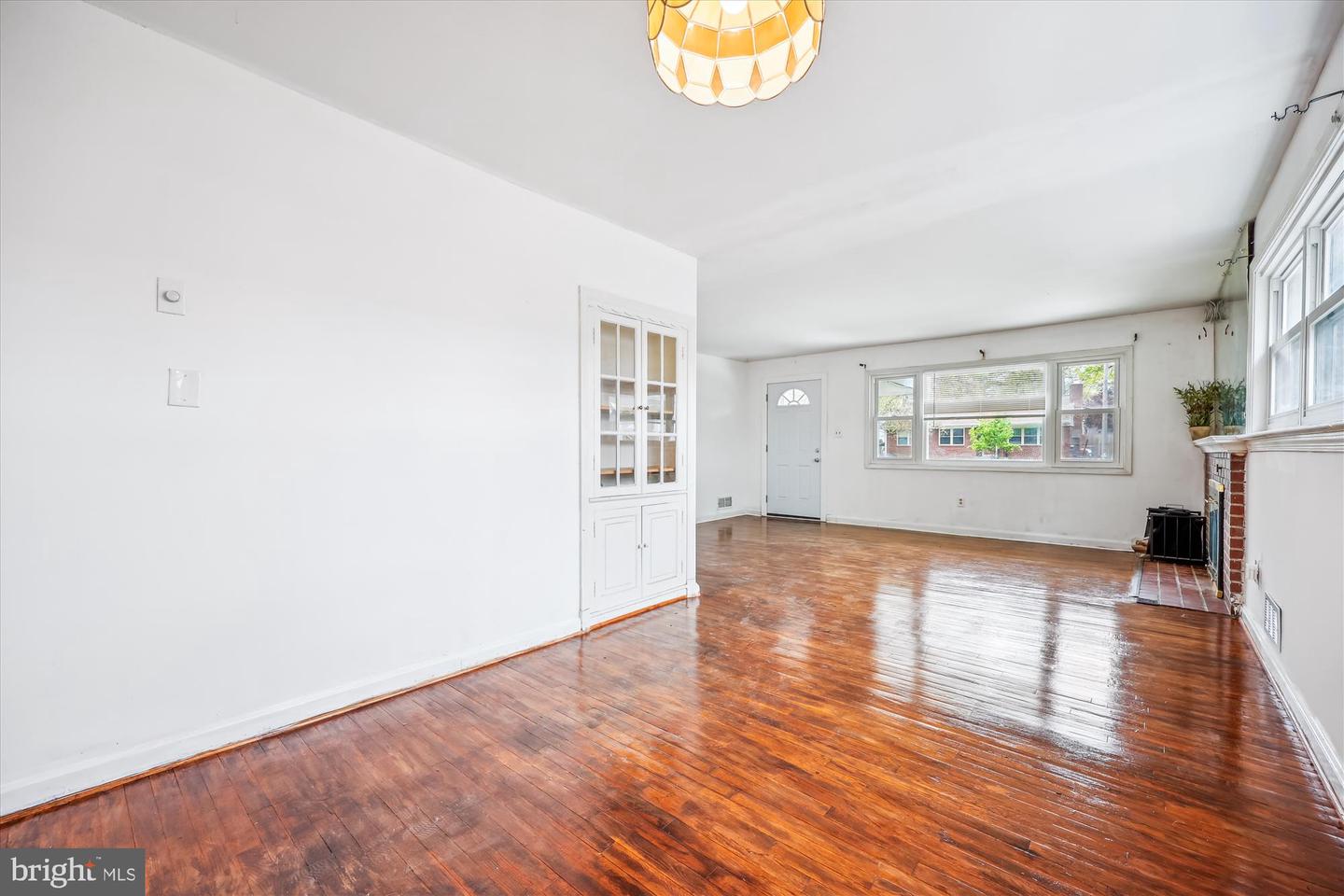 Silver Spring, Maryland, 20903, United States, 4 Bedrooms Bedrooms, ,2 BathroomsBathrooms,Residential,For Sale,1906591