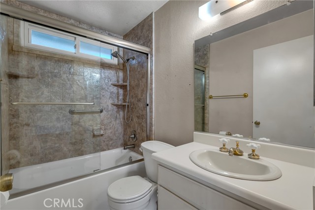 Canyon Country, California, 91387, United States, 2 Bedrooms Bedrooms, ,2 BathroomsBathrooms,Residential,For Sale,1979906