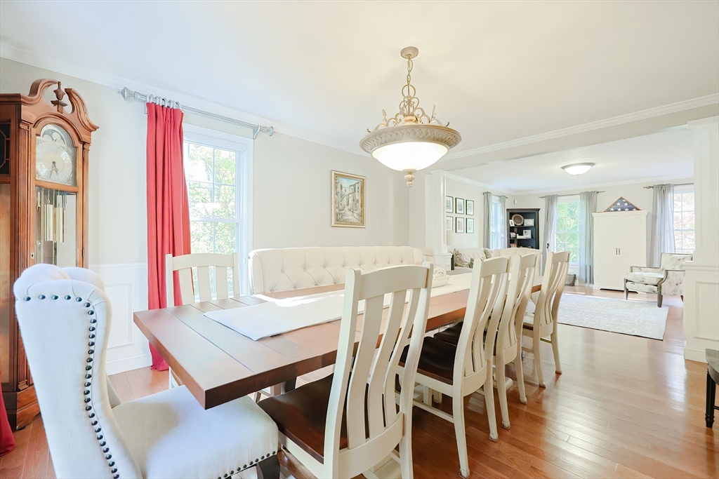 Northbridge, Massachusetts, 01534, United States, 4 Bedrooms Bedrooms, ,2 BathroomsBathrooms,Residential,For Sale,1977320