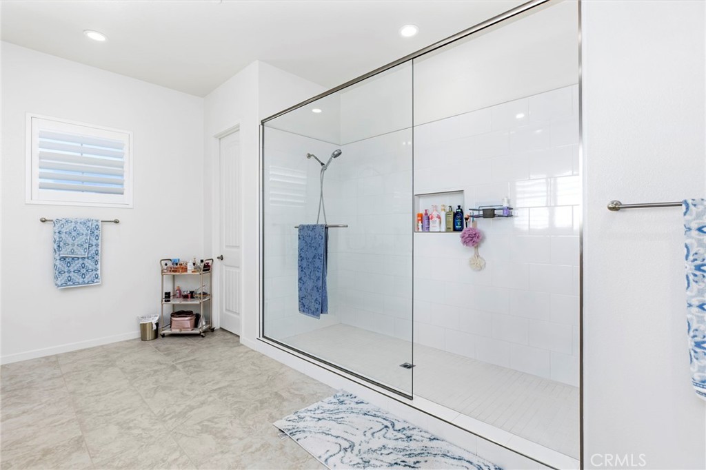 Menifee, California, 92584, United States, 5 Bedrooms Bedrooms, ,5 BathroomsBathrooms,Residential,For Sale,2043980