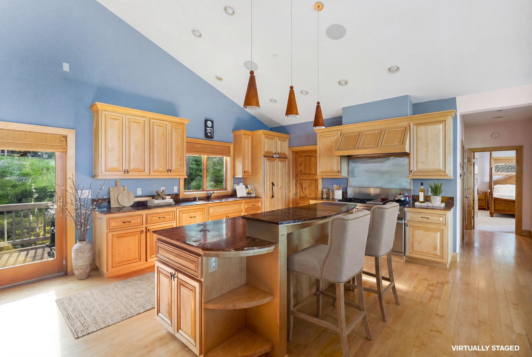  West Shore Mountain Retreat with Breathtaking Lake Views - 物件實景