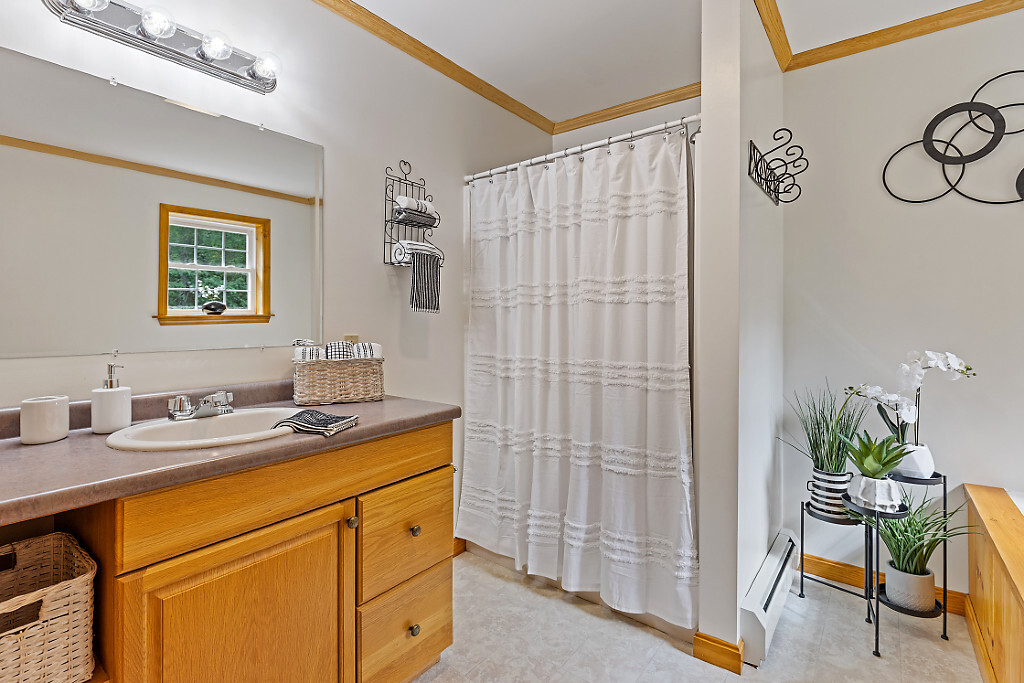 Palermo, Maine, 04354, United States, 3 Bedrooms Bedrooms, ,3 BathroomsBathrooms,Residential,For Sale,1885908