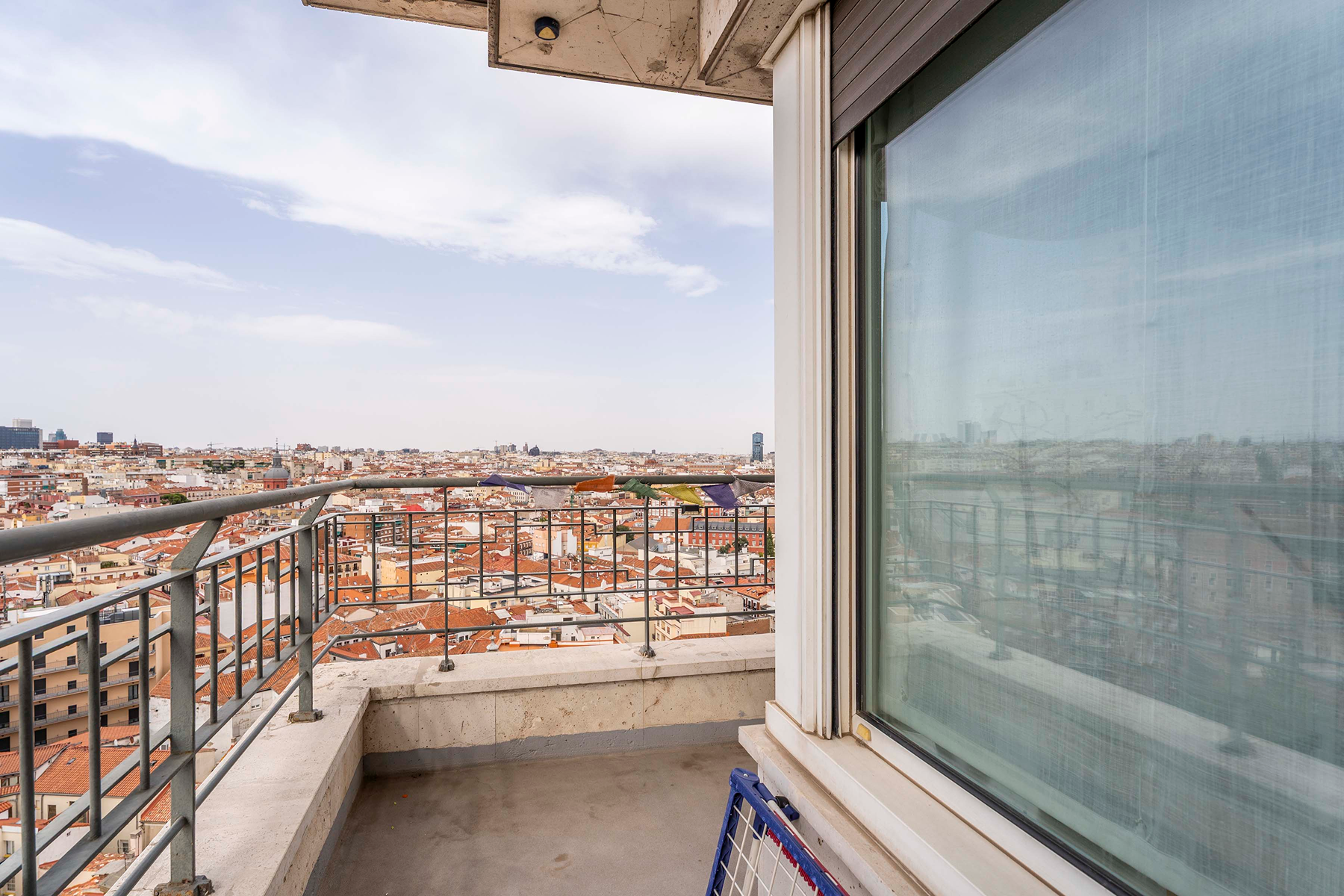  Exclusive Urban Refuge with Private Terrace in the Iconic Torre de Madrid - 物件實景