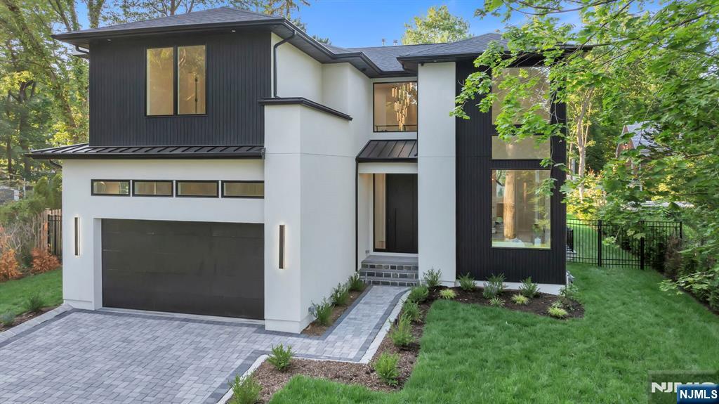 Tenafly, New Jersey, 07670, United States, 6 Bedrooms Bedrooms, ,6 BathroomsBathrooms,Residential,For Sale,1906714