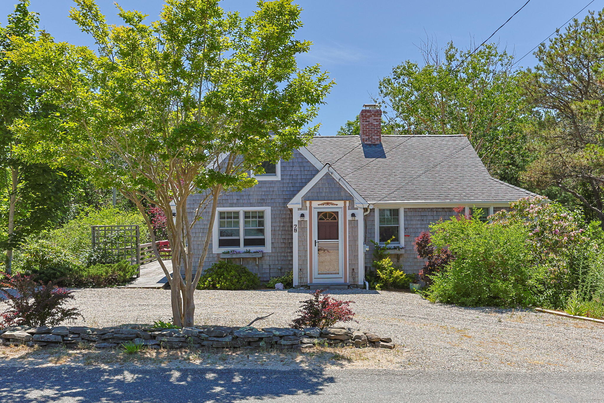  Move-In Ready Comfort on a Beautifully Wooded Acre-Plus Setting - 物件實景