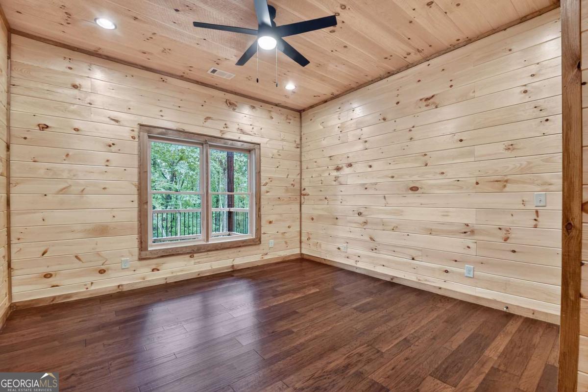 Mineral Bluff, Georgia, 30559, United States, 4 Bedrooms Bedrooms, ,3 BathroomsBathrooms,Residential,For Sale,1953932