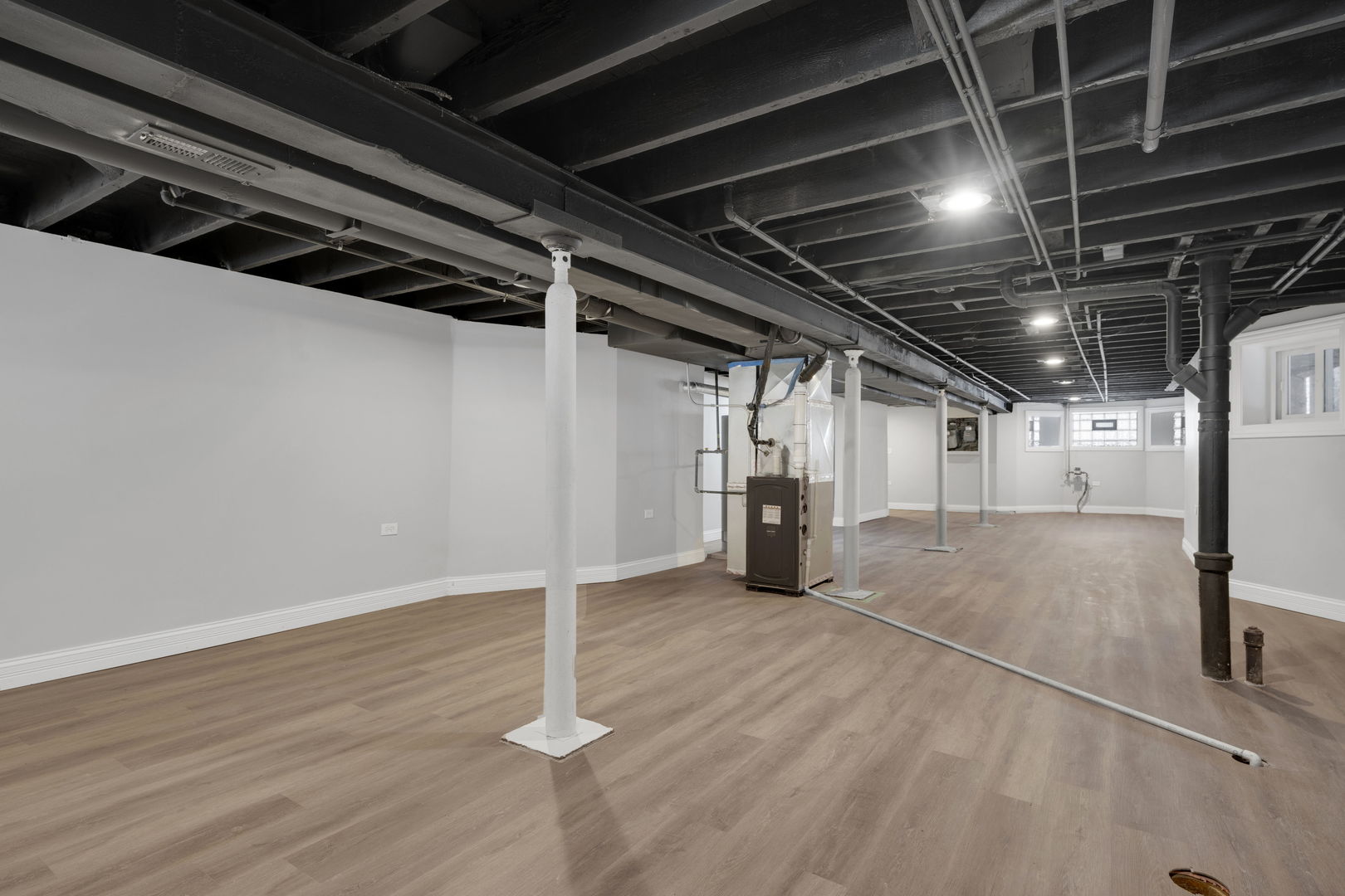 Chicago, Illinois, 60637, United States, 7 Bedrooms Bedrooms, ,Residential,For Sale,1699303