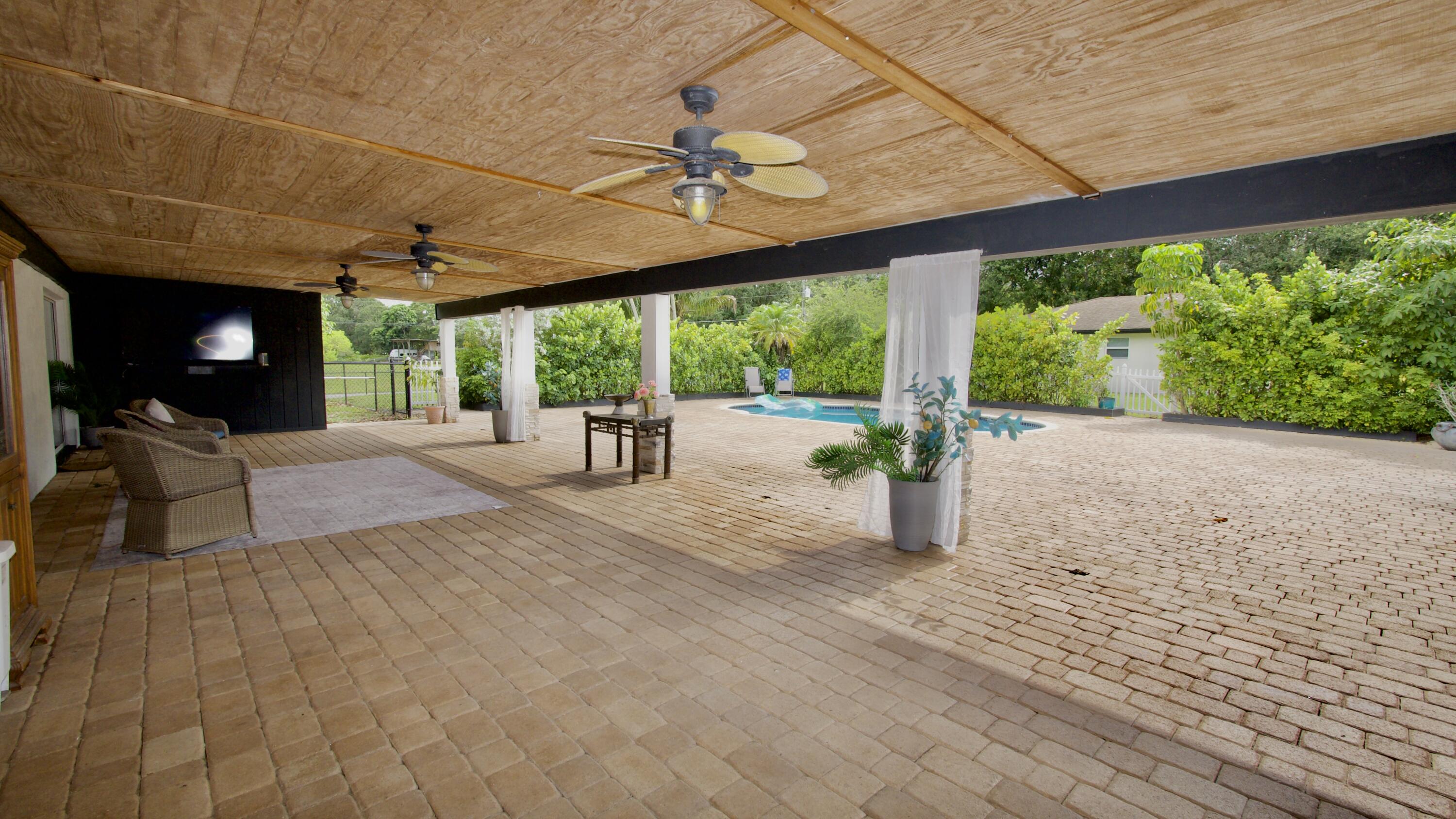 Davie, Florida, 33328, United States, 7 Bedrooms Bedrooms, ,5 BathroomsBathrooms,Residential,For Sale,2039860