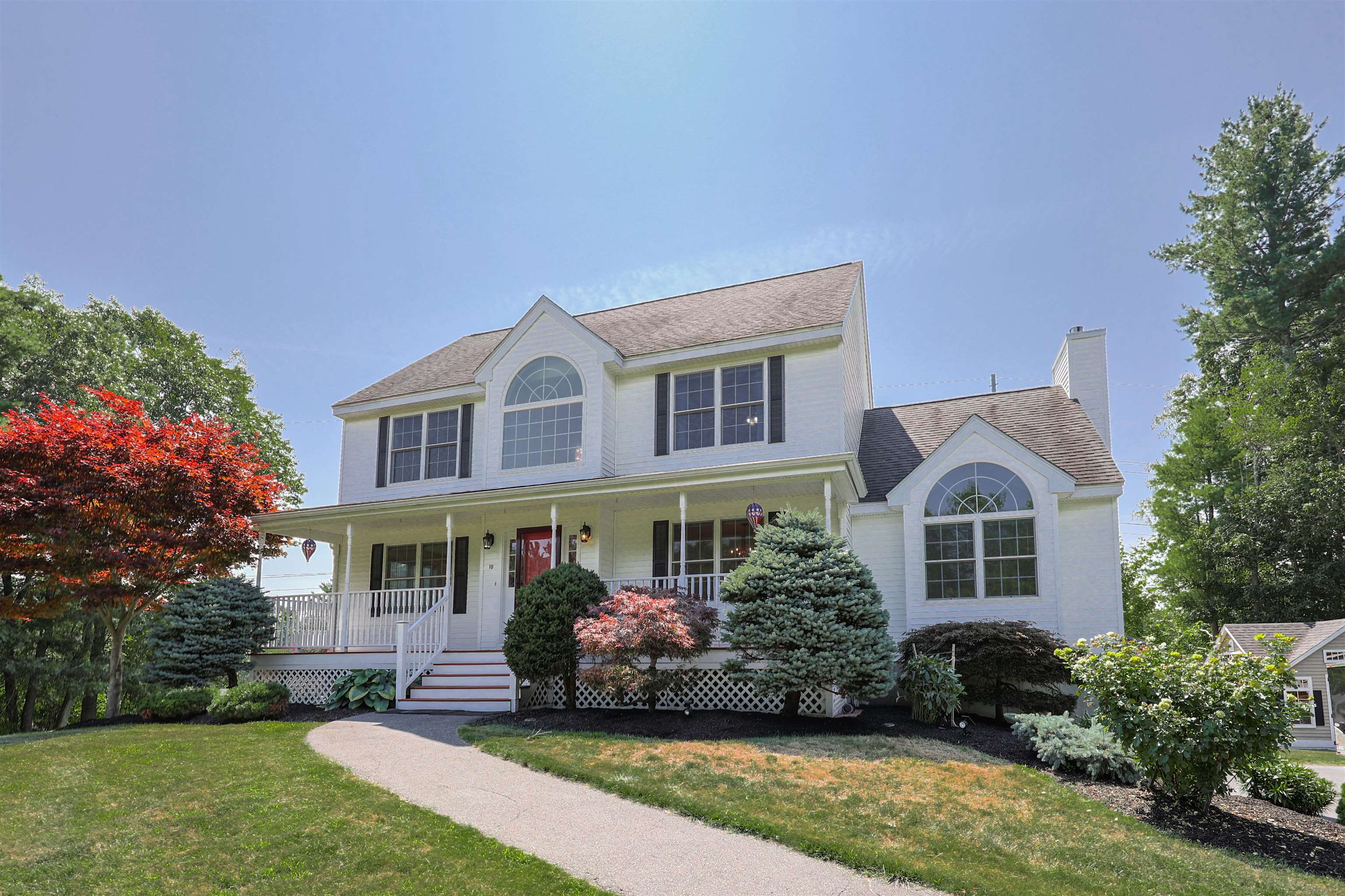 Derry, New Hampshire, 03038, United States, 3 Bedrooms Bedrooms, ,2 BathroomsBathrooms,Residential,For Sale,1926194