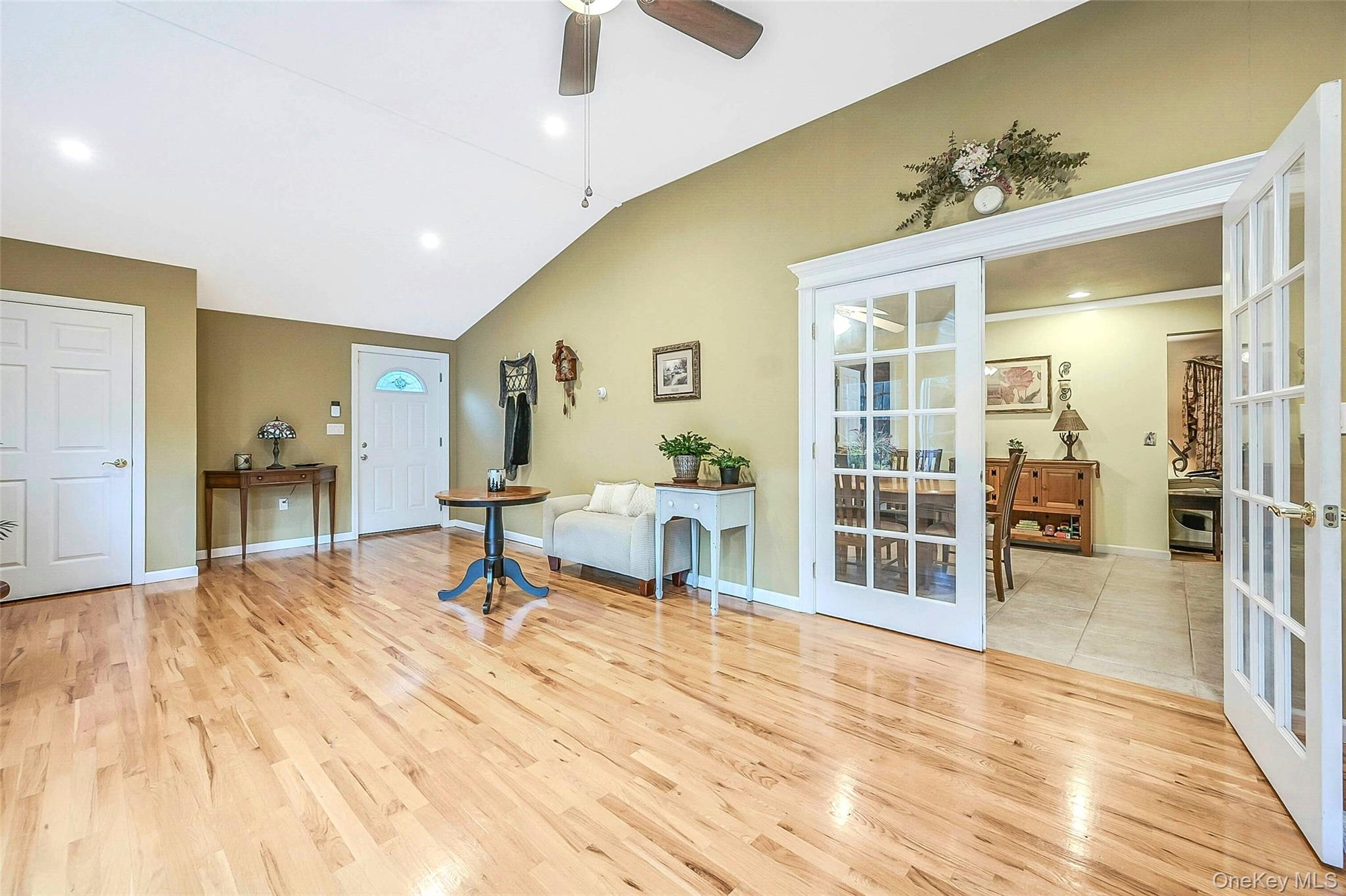 Sound Beach, New York, 11789, United States, 4 Bedrooms Bedrooms, ,2 BathroomsBathrooms,Residential,For Sale,1994513