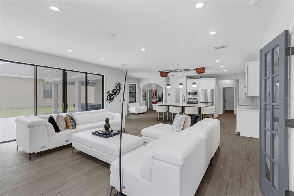 Lakeland, Florida, 33813, United States, 4 Bedrooms Bedrooms, ,3 BathroomsBathrooms,Residential,For Sale,1828296