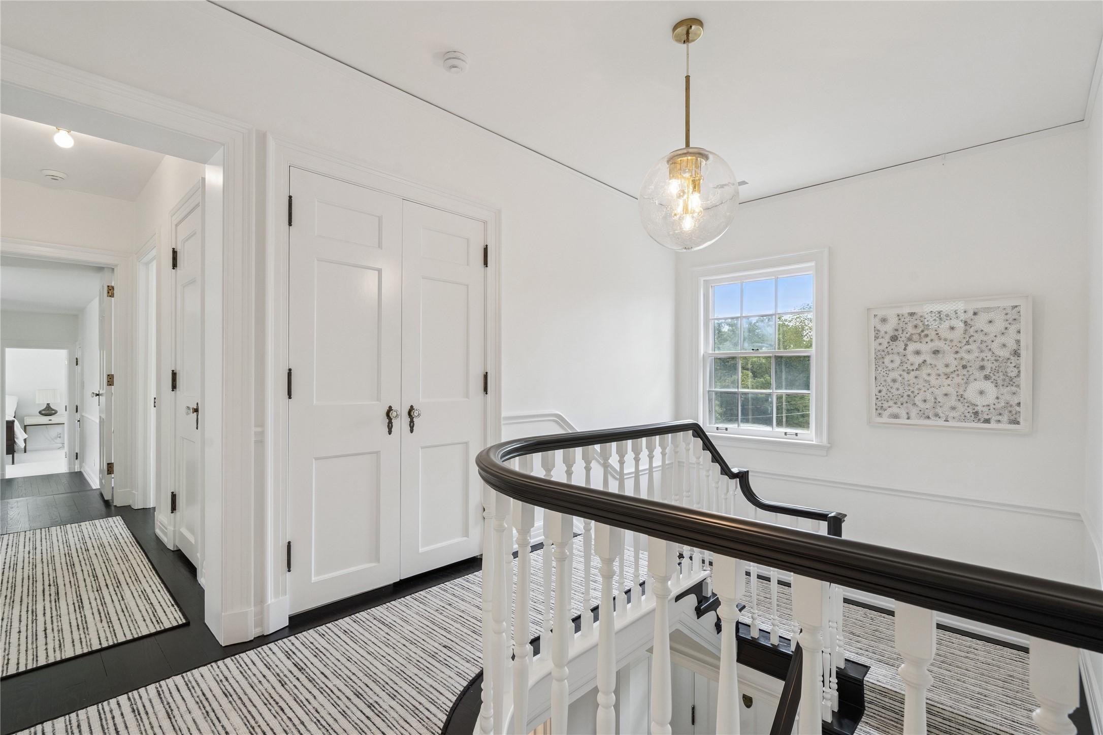 Des Moines, Iowa, 50312, United States, 4 Bedrooms Bedrooms, ,4 BathroomsBathrooms,Residential,For Sale,1942585