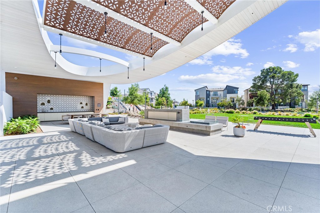 Irvine, California, 92618, United States, 2 Bedrooms Bedrooms, ,2 BathroomsBathrooms,Residential,For Sale,1988212