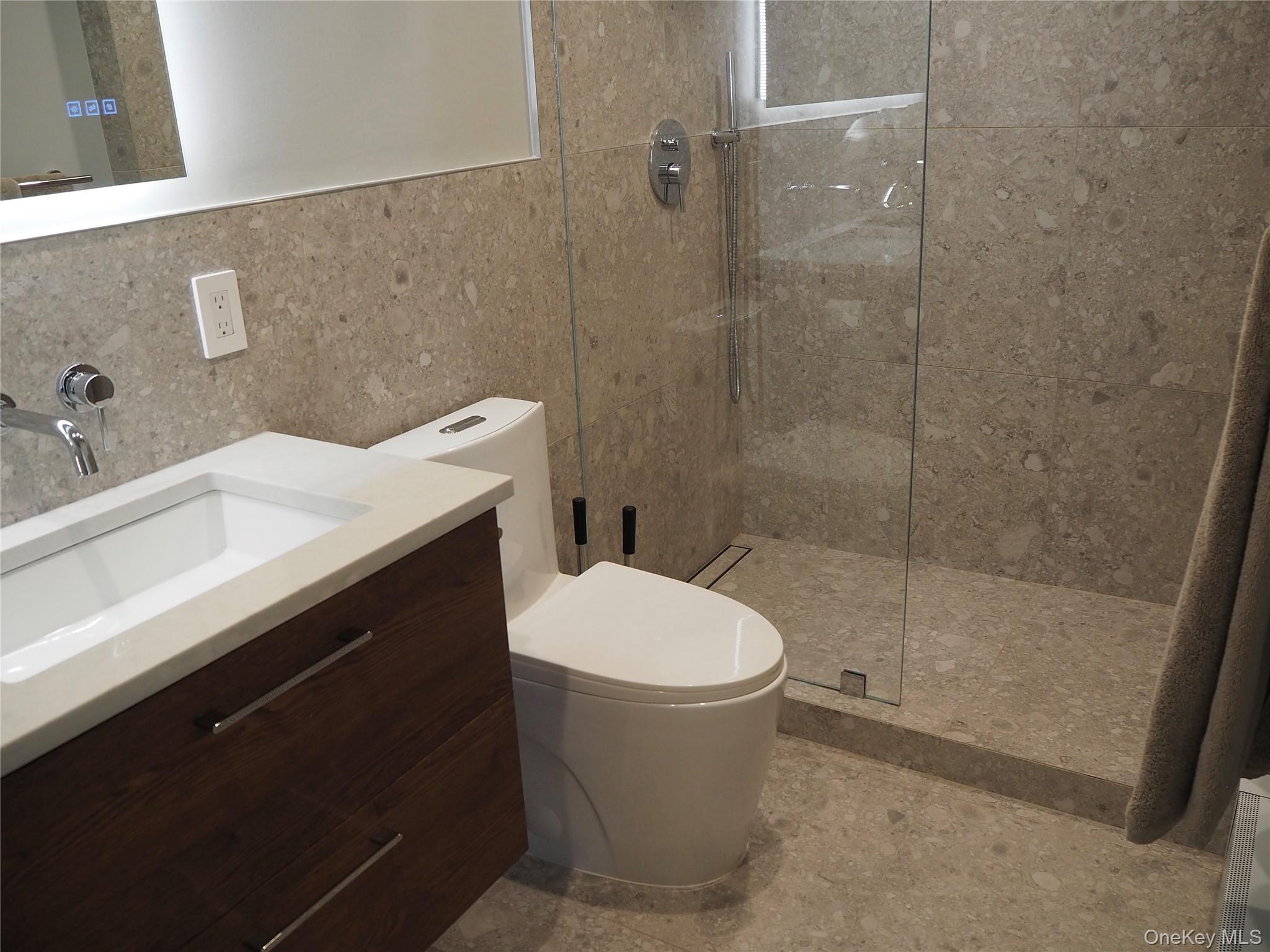 White Plains, New York, 10605, United States, 1 Bedroom Bedrooms, ,2 BathroomsBathrooms,Residential,For Sale,1988254