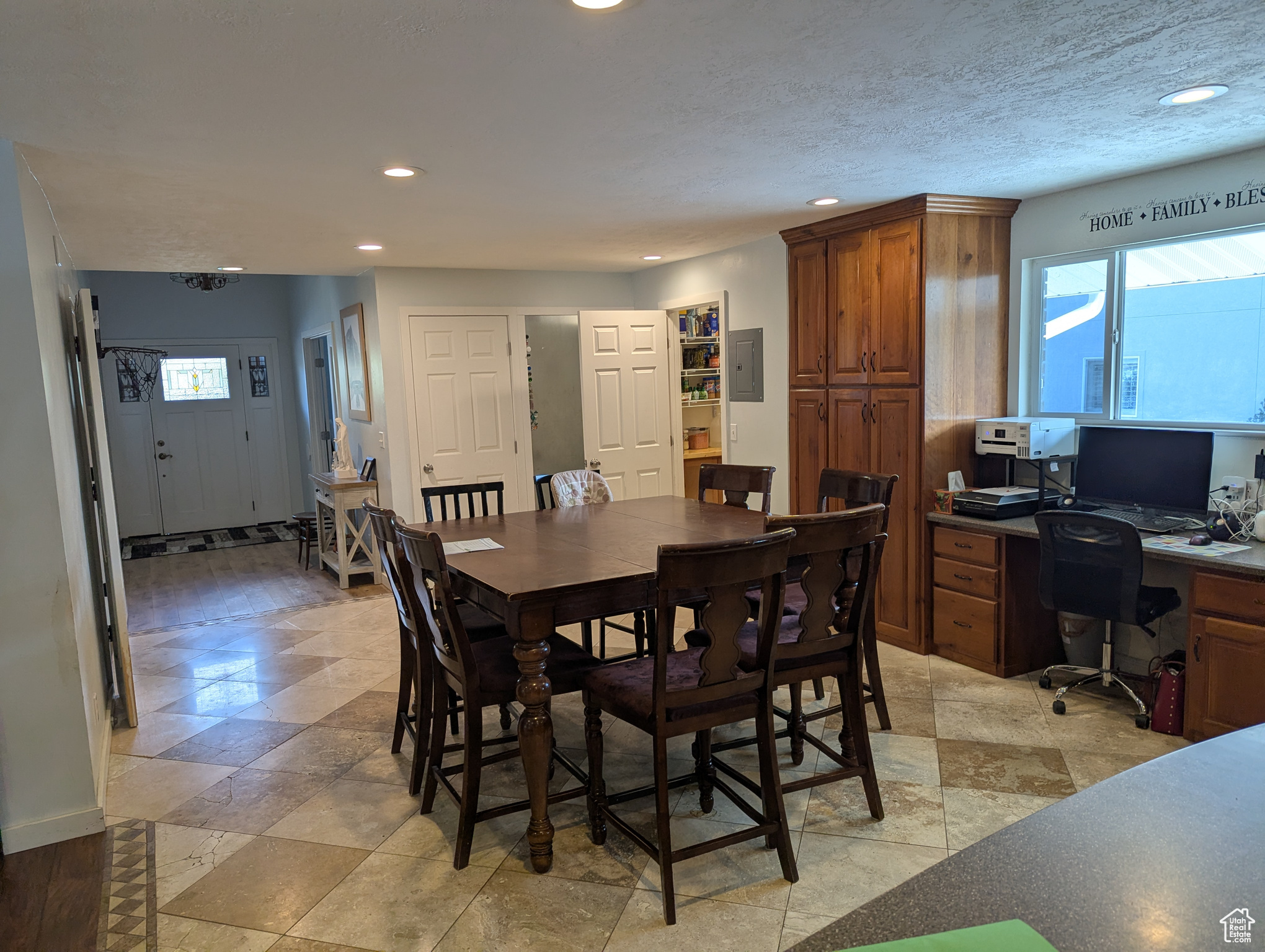 Orem, Utah, 84097, United States, 7 Bedrooms Bedrooms, ,3 BathroomsBathrooms,Residential,For Sale,1983193