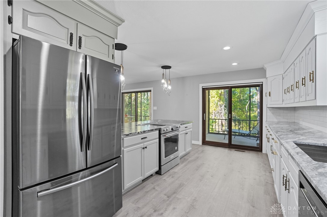 Brookville, Ohio, 45309, United States, 3 Bedrooms Bedrooms, ,4 BathroomsBathrooms,Residential,For Sale,1995742