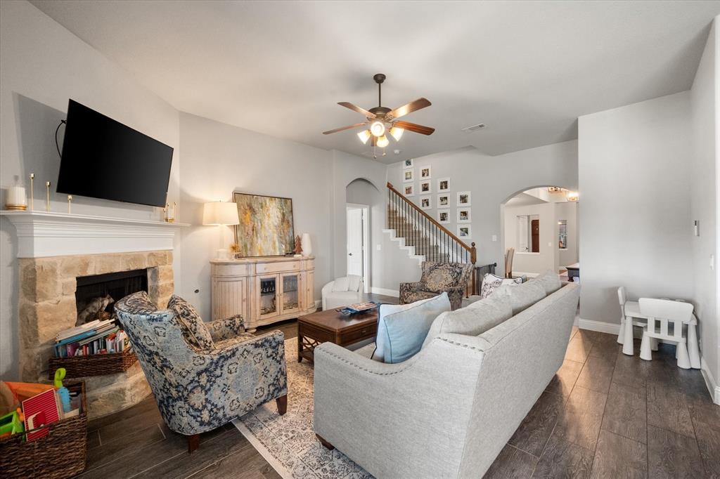 Mansfield, Texas, 76063, United States, 5 Bedrooms Bedrooms, ,3 BathroomsBathrooms,Residential,For Sale,1968843